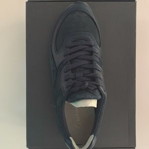 Everlane Leather Sneakers.